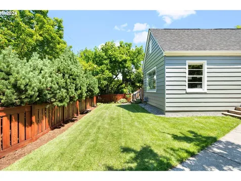 3254 Ne Ainsworth Street Portland OR 97211
