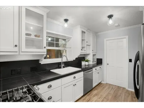17787 Blue Heron Drive Lake Oswego OR 97034