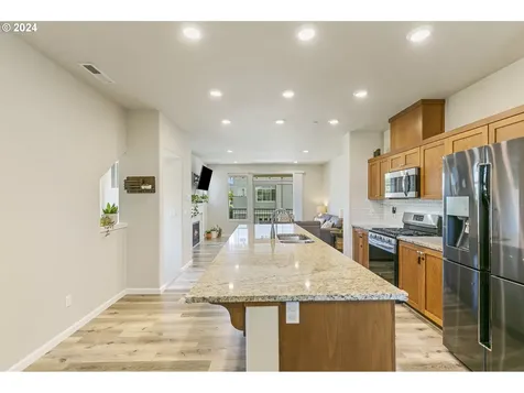 7228 Nw Elise Avenue Portland OR 97229