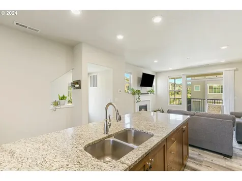 7228 Nw Elise Avenue Portland OR 97229