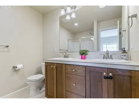 7228 Nw Elise Avenue Portland OR 97229