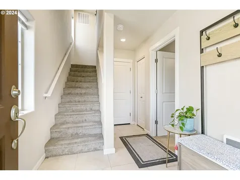 7228 Nw Elise Avenue Portland OR 97229