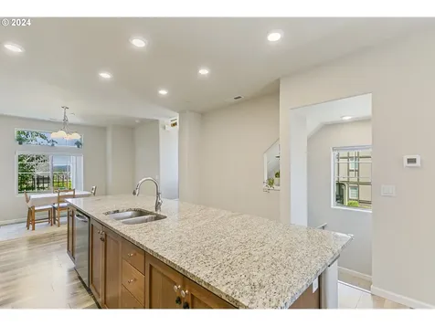 7228 Nw Elise Avenue Portland OR 97229