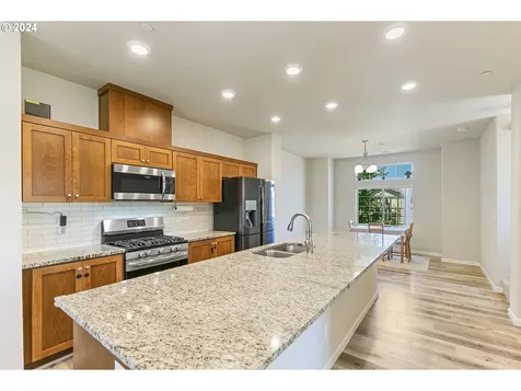 7228 Nw Elise Avenue Portland OR 97229