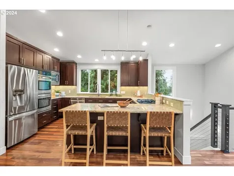 7321 SW Capitol Hill Road Portland OR 97219
