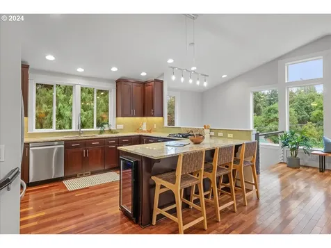 7321 SW Capitol Hill Road Portland OR 97219