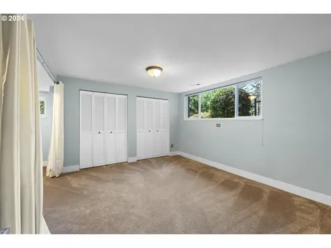 7321 SW Capitol Hill Road Portland OR 97219