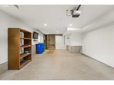 7321 SW Capitol Hill Road Portland OR 97219