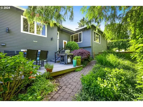 7321 SW Capitol Hill Road Portland OR 97219