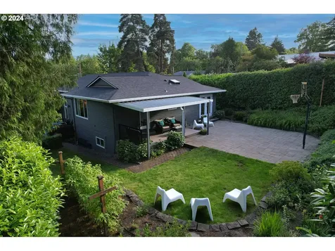 7321 SW Capitol Hill Road Portland OR 97219