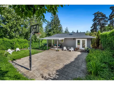 7321 SW Capitol Hill Road Portland OR 97219
