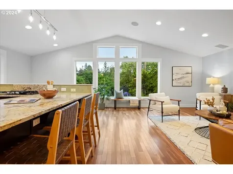 7321 SW Capitol Hill Road Portland OR 97219