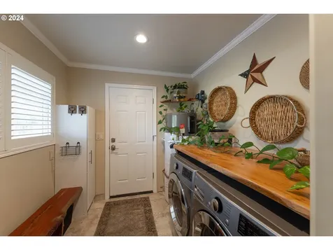 280 Hooten Road Winston OR 97496