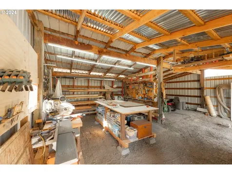 280 Hooten Road Winston OR 97496