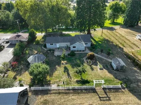 280 Hooten Road Winston OR 97496
