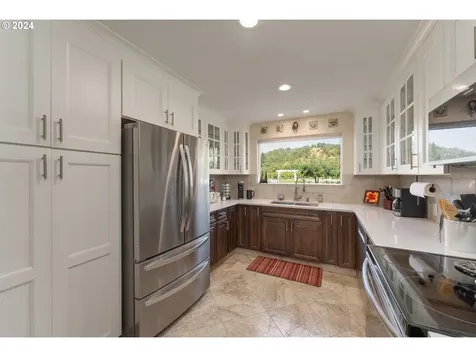 280 Hooten Road Winston OR 97496