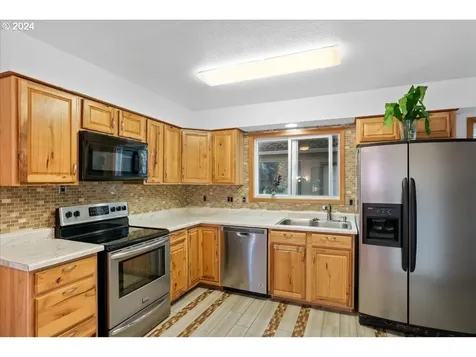 16914 Sw Steele Way Beaverton OR 97006