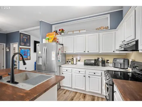 352 Ne Faulconer Court Sheridan OR 97378