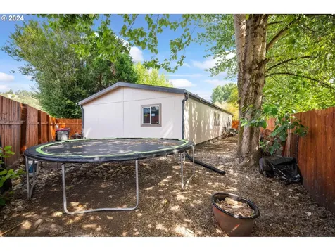 352 Ne Faulconer Court Sheridan OR 97378