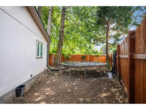 352 Ne Faulconer Court Sheridan OR 97378