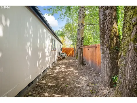 352 Ne Faulconer Court Sheridan OR 97378