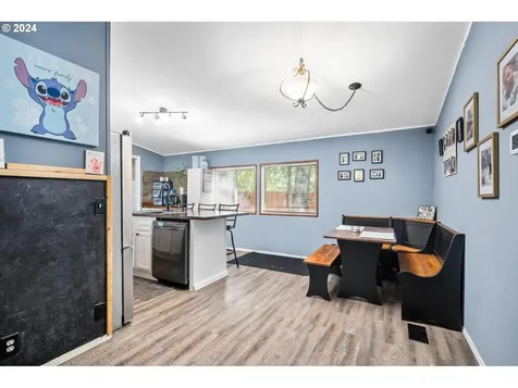 352 Ne Faulconer Court Sheridan OR 97378