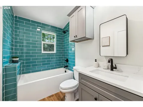 5121 Se 136th Avenue Portland OR 97236