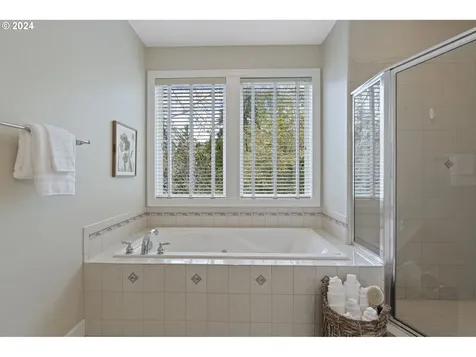 2250 Crestview Drive West Linn OR 97068