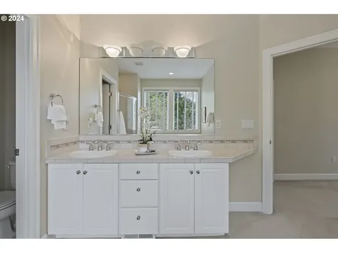 2250 Crestview Drive West Linn OR 97068