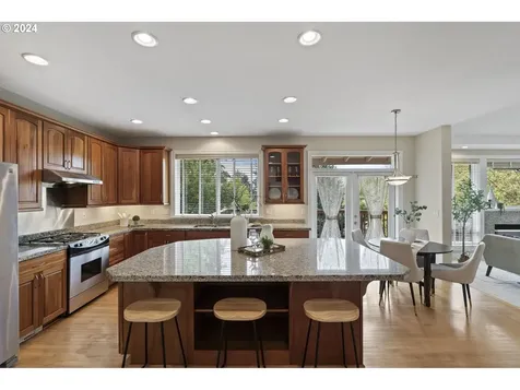 2250 Crestview Drive West Linn OR 97068