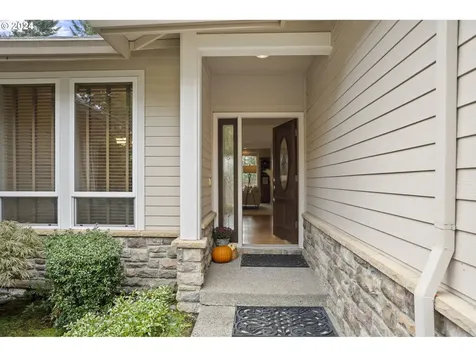 2250 Crestview Drive West Linn OR 97068
