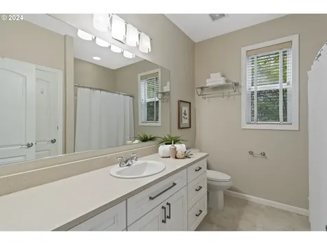 2250 Crestview Drive West Linn OR 97068