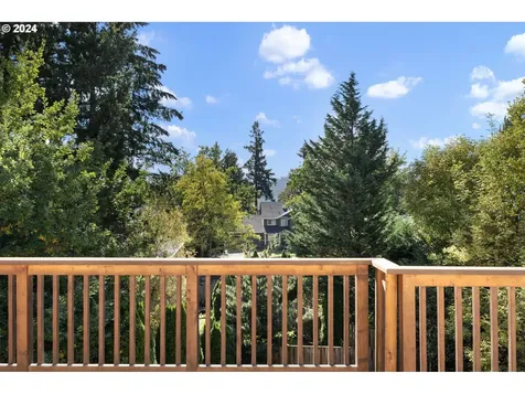 2250 Crestview Drive West Linn OR 97068