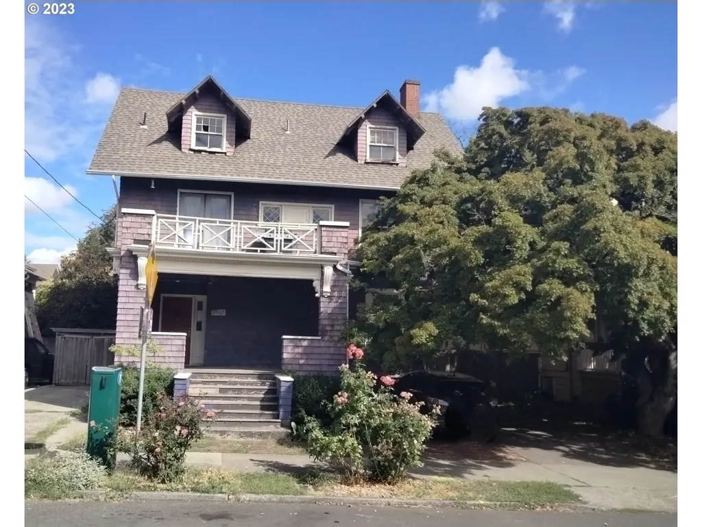 2367 Nw Kearney Street Portland OR 97210