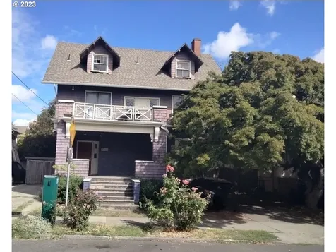 2367 Nw Kearney Street Portland OR 97210