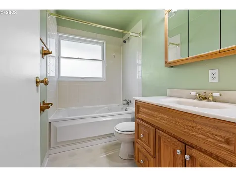 477 Nw Chesser Road Stevenson WA 98648