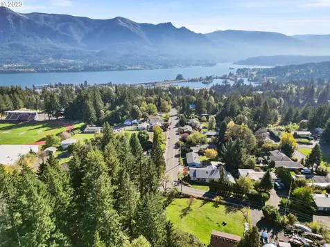 477 Nw Chesser Road Stevenson WA 98648