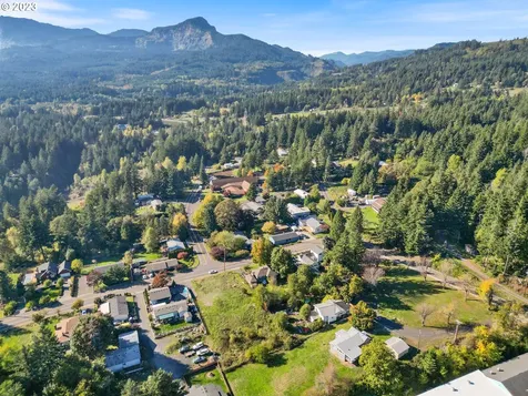 477 Nw Chesser Road Stevenson WA 98648