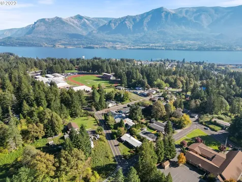 477 Nw Chesser Road Stevenson WA 98648