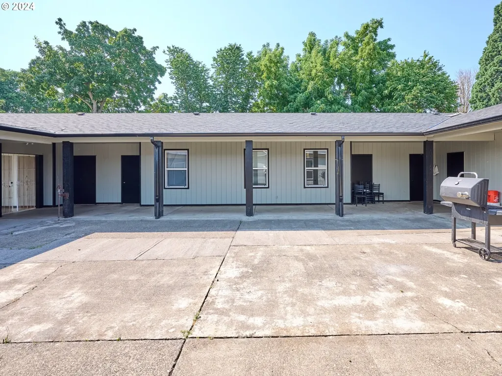 1480 NE Laurel Avenue Woodburn OR 97071