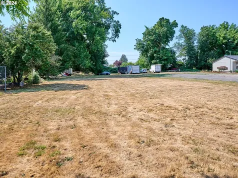 1480 NE Laurel Avenue Woodburn OR 97071