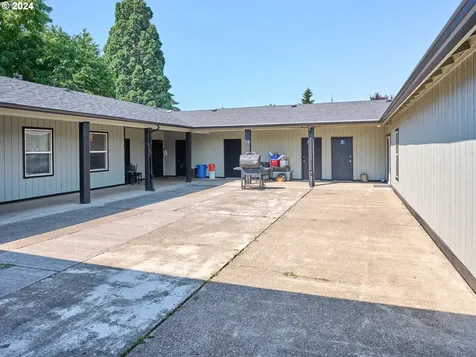 1480 NE Laurel Avenue Woodburn OR 97071