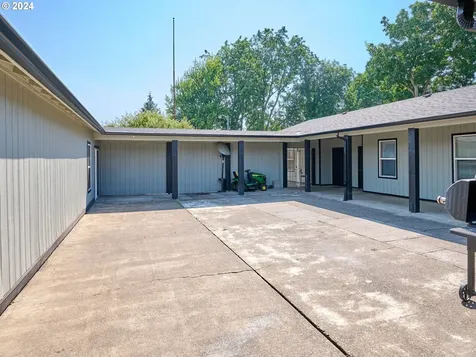 1480 NE Laurel Avenue Woodburn OR 97071