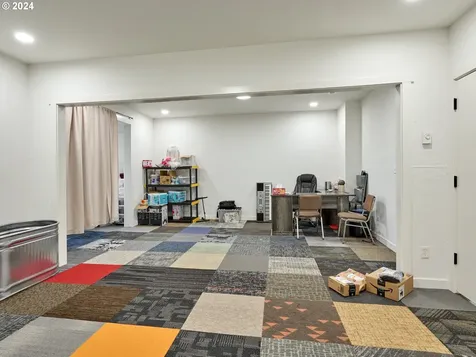 1480 NE Laurel Avenue Woodburn OR 97071