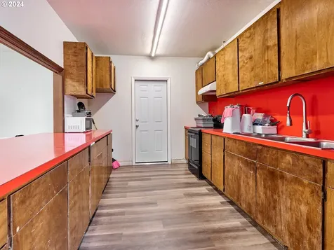 1480 NE Laurel Avenue Woodburn OR 97071