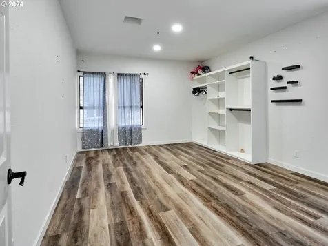 1480 NE Laurel Avenue Woodburn OR 97071