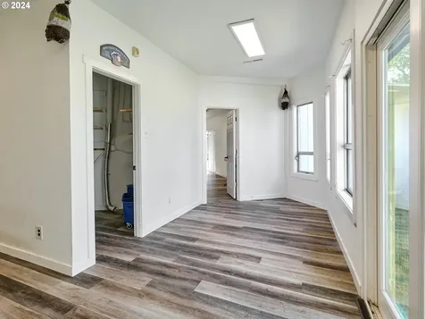 1480 NE Laurel Avenue Woodburn OR 97071