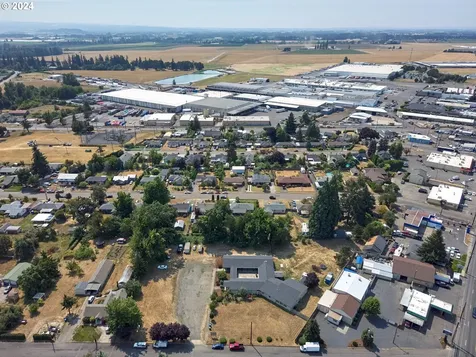 1480 NE Laurel Avenue Woodburn OR 97071