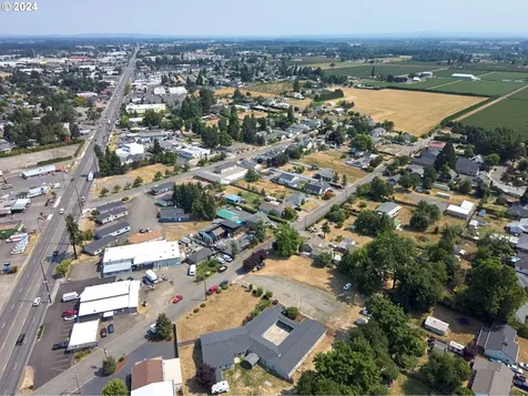 1480 NE Laurel Avenue Woodburn OR 97071