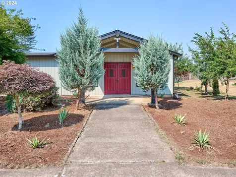 1480 NE Laurel Avenue Woodburn OR 97071